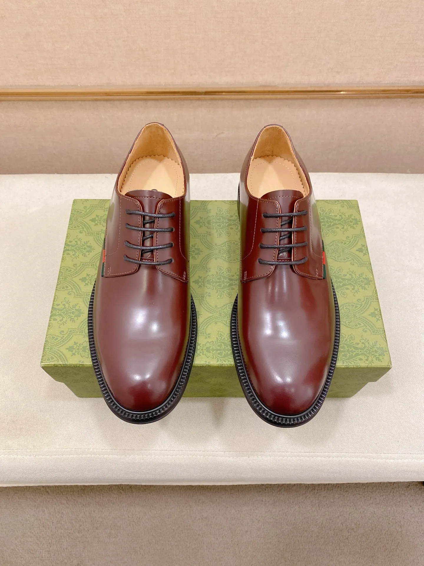 Men's shoes 💰: 520💰 (GUCCI) new series ss hot new products 💢 💠 Casual leather shoes 👞, first layer of cowhide, upper hardware buckles and logo on the sides of the shoe, brand logo on the insole and sole 💠 💎Upper: 100% cowhide 💎Inner: cowhide/100% 💎Feet: cowhide/100% 💎Sole: rubber/100% 💎SIZE: 38 39 40 41 42 43 44 Can be customized 45